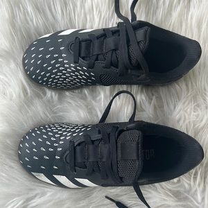 Adidas youth Predators - indoor turf soccer shoes in very good condition